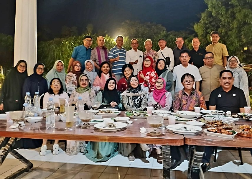 Lebih dari Sekadar Reuni: Hangatnya Halal Bi Halal IKA IPA 9-10 SMANSA 82 di RM Losari Garden