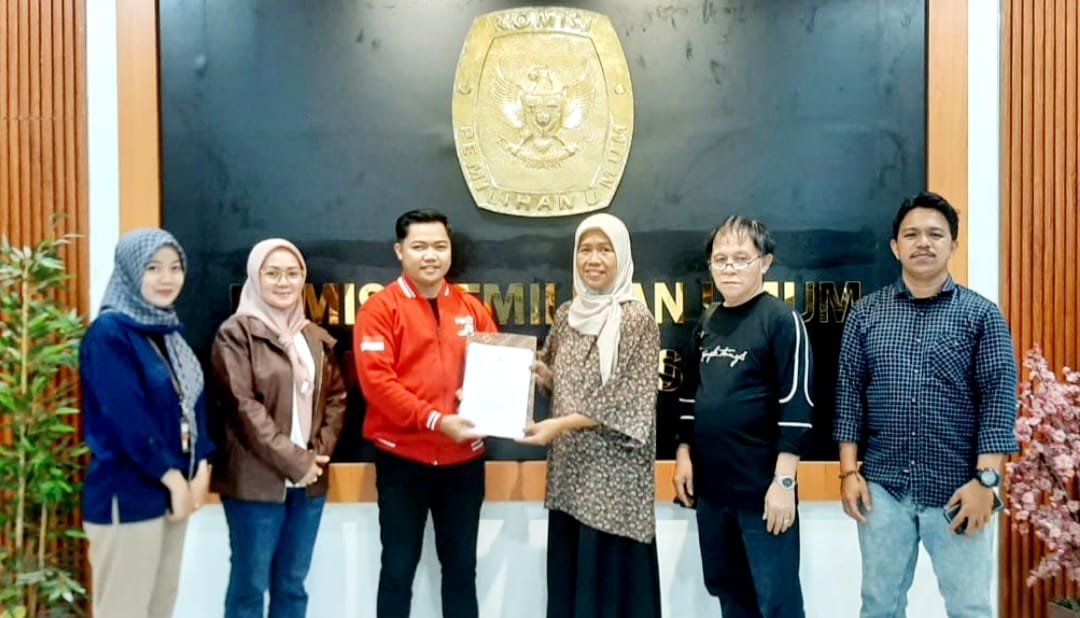 Komisioner KPU Terima Dokumen Perbaikan LADK Caleg PSI Kota Makassar