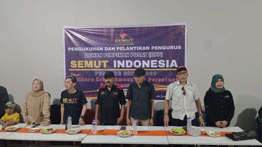 Di Virendy Cafe Pettarani, Ir. Faisal Mamma Kukuhkan Pengurus DPP Seniman Musik Dangdut Indonesia