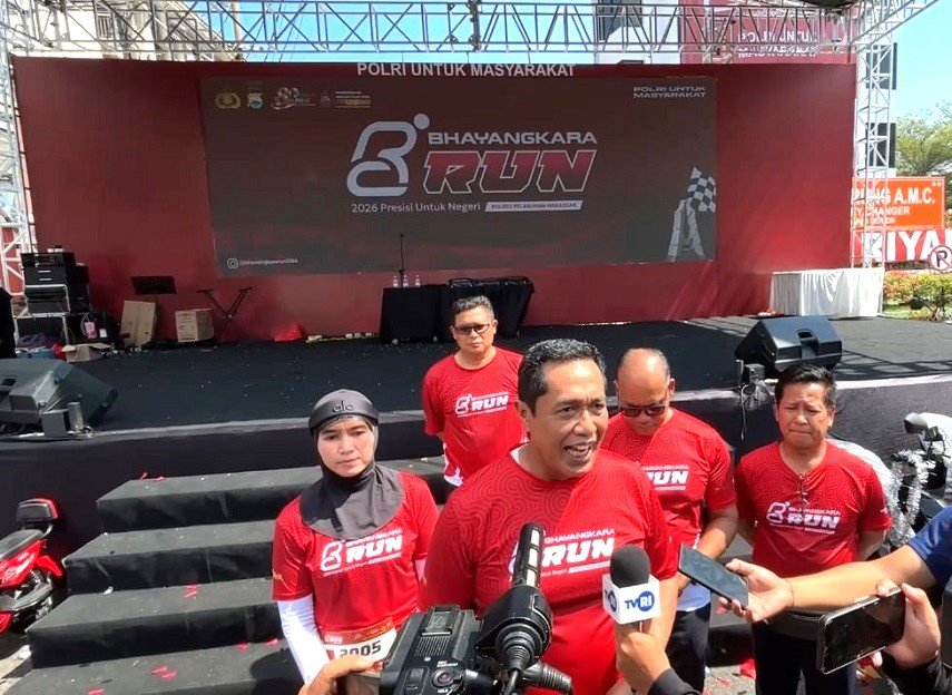 Polres Pelabuhan Makassar Sukses Gelar Bhayangkara Run untuk Masyarakat, 3.091 Peserta Ramaikan Lari 8K