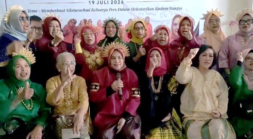 Dibalut Pesona Adat Sulsel, Peringatan HUT ke-65 IKWI Berlangsung Meriah dan Penuh Kebersamaan