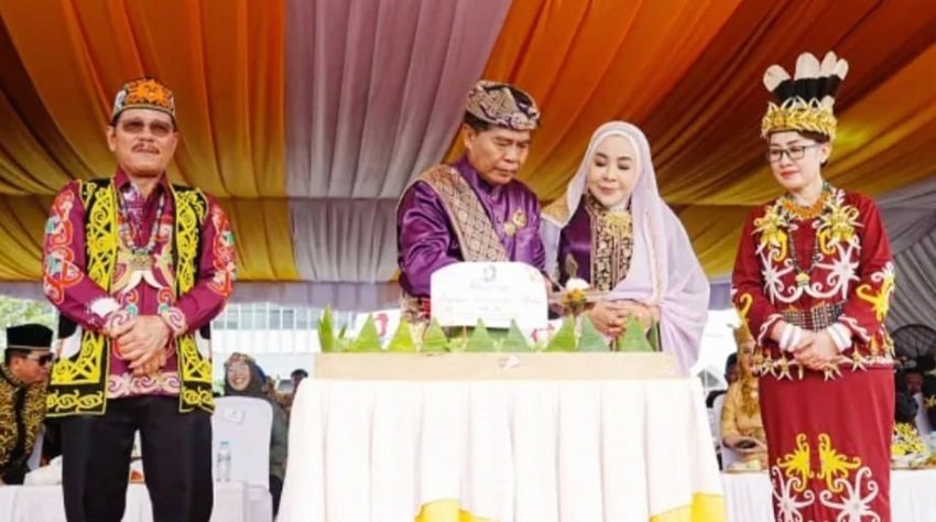 Pimpin Upacara Peringatan Ultah ke-13 Kaltara, Gubernur Zainal: Kemakmuran Harus Terdistribusi Hingga ke Pelosok Daerah