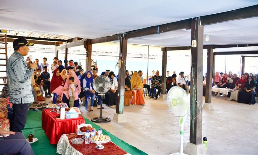 Baru Tahun Ini Warga Desa Manyili Menikmati Jalan Mulus