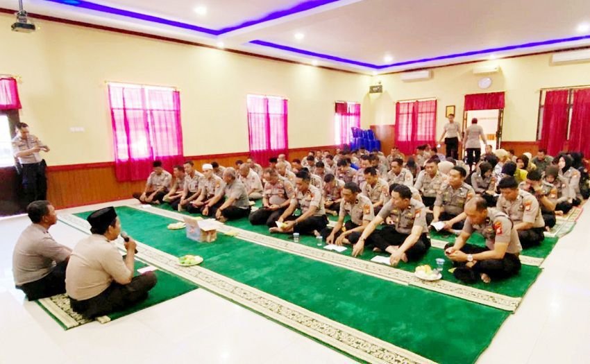 Jumat Ibadah, Personil Polres Gowa Gelar Yasinan dan Doa Bersama