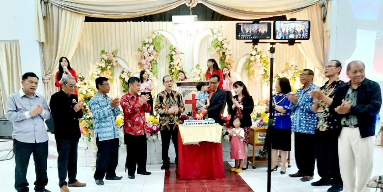 Peringati HUT Ke-76, Gesba Pusat Makassar Gelar Ibadah Syukur