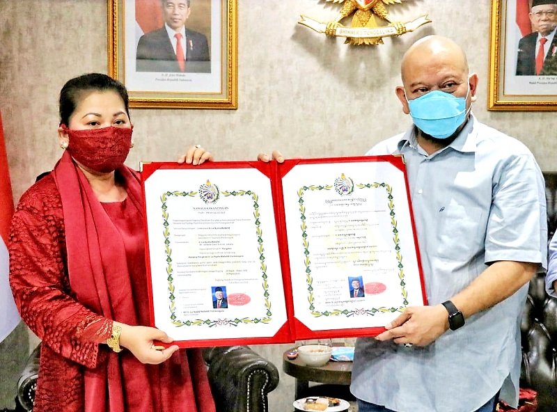 Kolektor Keris Pusaka, LaNyalla Mattalitti Kembali Dapat Gelar Kehormatan dari Keraton Kasunanan Surakarta