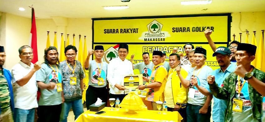 Abdul Rachmat Noer Kembalikan Formulir Pendaftaran ke Partai Golkar Makassar