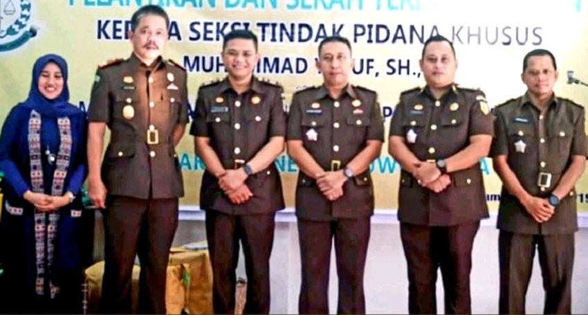 Usai Sertijab Kasi Pidsus, Kejari Lutra Gelar Buka Puasa Bersama