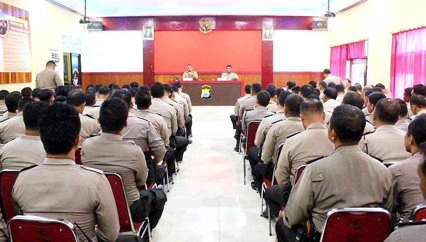 Samakan Persepsi Hadapi Pemilu 2019, Kapolres Gowa Kumpulkan Seluruh Bhabinkamtibmas