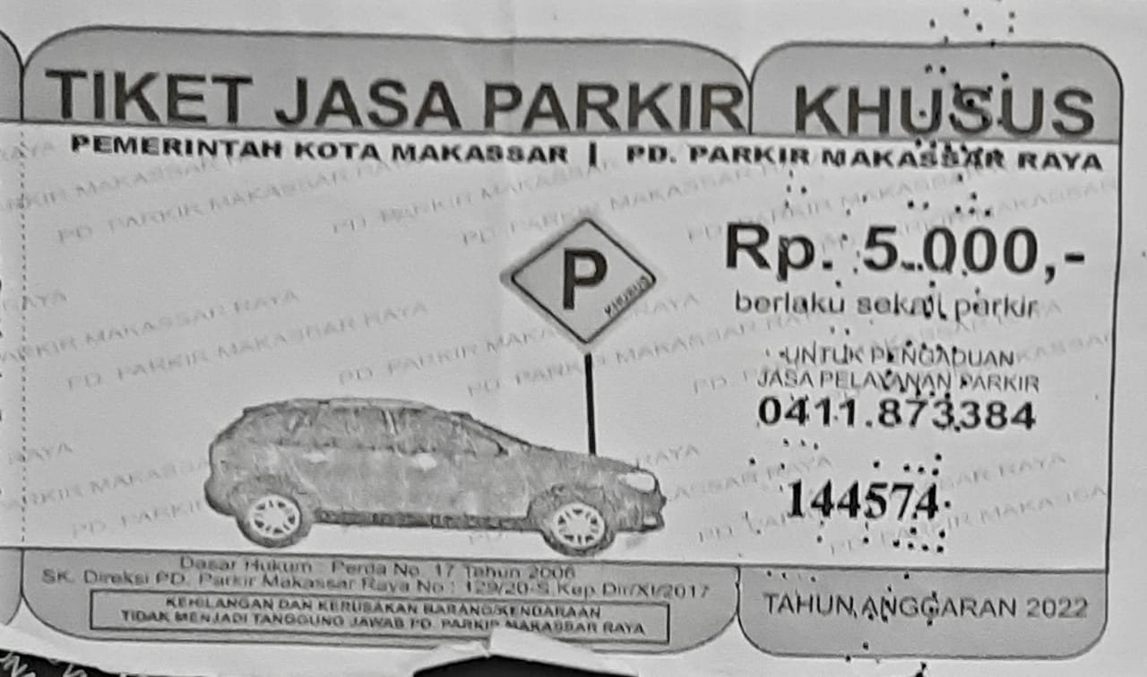 SOROTMAKASSAR.COM - Meski Tak Berikan Karcis Parkir, Jukir Depan Toko ...